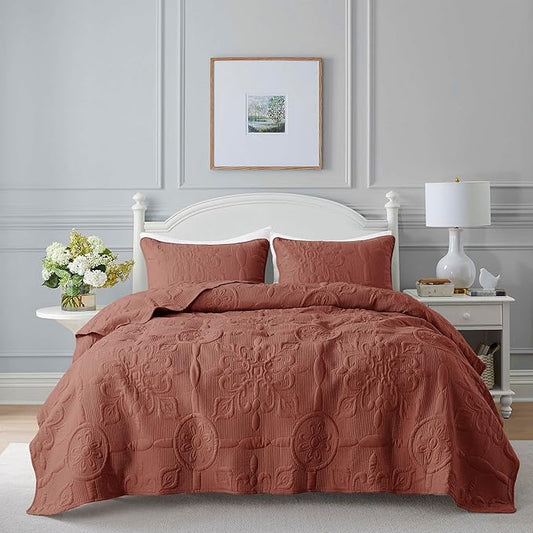 B2EVER Red Damask Quilt King Size Bedding Sets with 2 Pillow Shams, Boho Bedspread Lightweight Soft Farmhouse Vintage Bohemian Coverlet Retro Jacquard Pattern Bed Cover for All Season, 3 Pieces