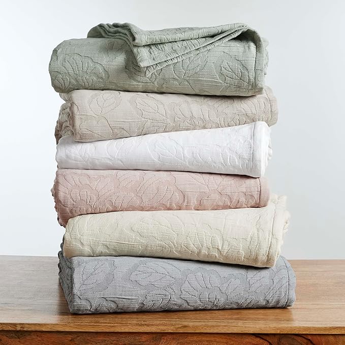 Superior 3 Piece Cotton Bedspread Set, Home Bed Decor, Decorative Bed Spread, 2 Pillow Shams, Medium Weight Blanket, Matelasse Coverlet, Bedding Essentials, Hibiscus Collection, King, Beige
