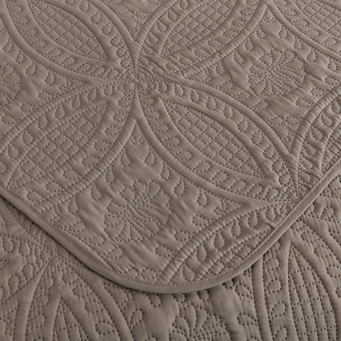 Chezmoi Collection Austin 3-Piece Oversized Bedspread Coverlet Set (Queen, Taupe)