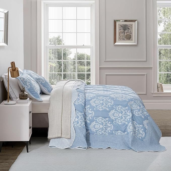 HZ & HY Oversized King Bedspread 138x122 Extra Wide, Jacquard Matelasse Damask Pattern Design, Lightweight, Reversible, 5 Piece, 100% Microfiber, California/Alaskan King, Wathet Blue
