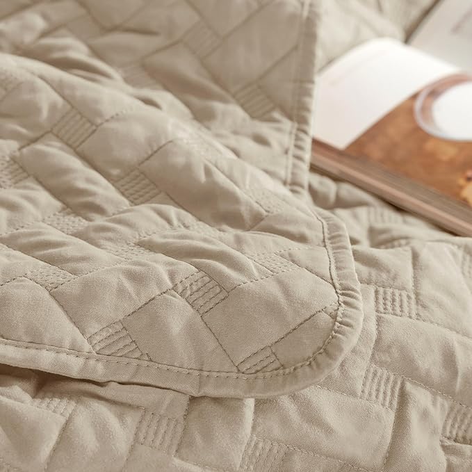 Bedsure Quilts Twin Size - Lightweight Bedspreads Twin Size with Basket Weave Pattern, Soft Quilt Bedding, Hazel Comforter Coverlet for All Seasons (68" x 86")