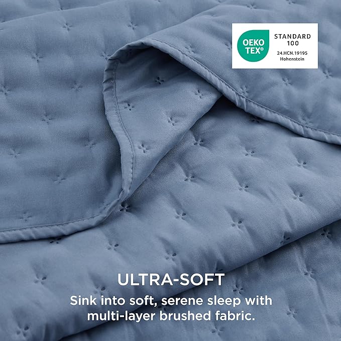 Bedsure Twin Quilt - Ultra Soft Twin XL Quilt Bedding for Dorm Decor, Lightweight All-Season Comforter, Mineral Blue Bedspread Coverlet with Clover Pattern, 68 x 86 Inches
