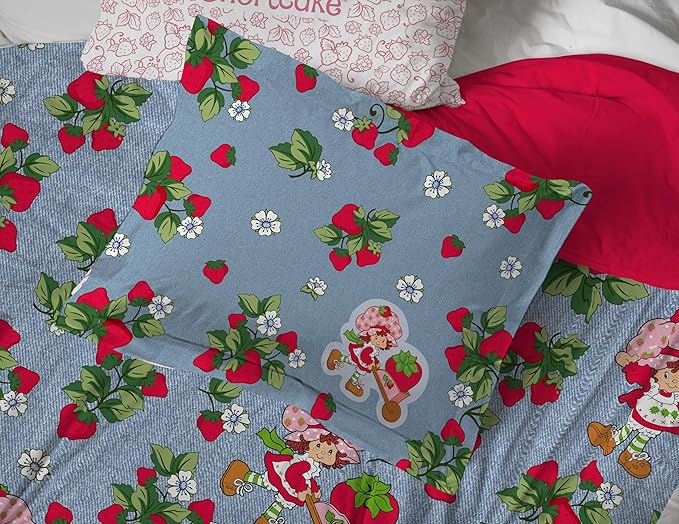 Jay Franco Kids Comforter Set Includes Sheets and Pillow Covers - Soft and Cozy Bed Set for Stylish Room Decor, Blue - Strawberry Shortcake. 5 Piece Twin Size Bedding