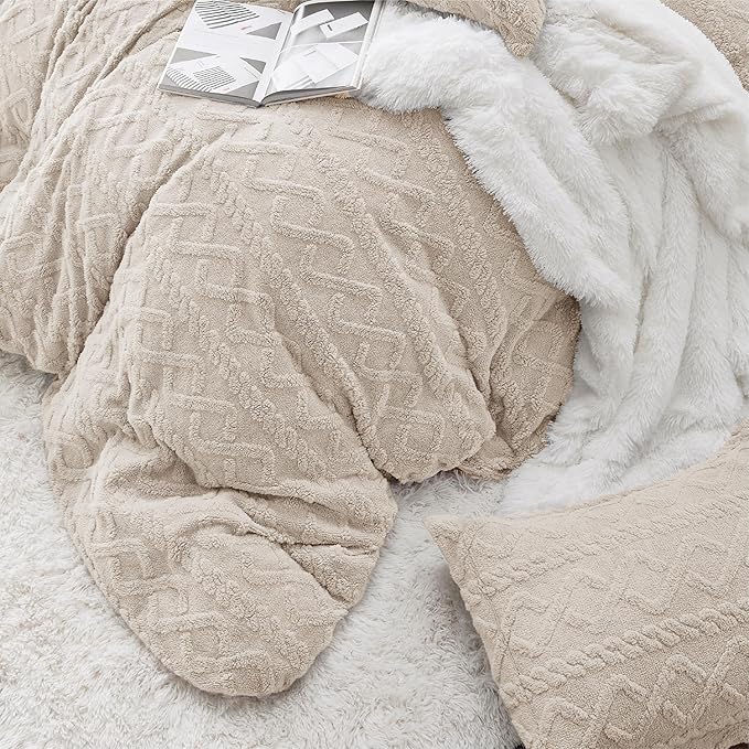 Bedsure Fluffy Flannel Duvet Cover Set - Faux Fur Comforter Cover Queen Size, Warm Plush Bedding for Winter, 3-Piece Set with Zipper Closure (90"x90") and 2 Pillow Shams, Linen