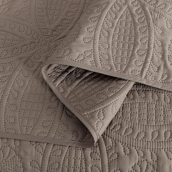 Chezmoi Collection Austin 3-Piece Oversized Bedspread Coverlet Set (Queen, Taupe)