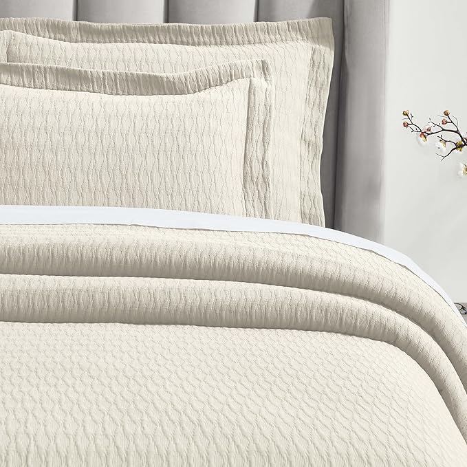 Superior 3 Piece Cotton Bedspread Set, Home Bed Decor, Decorative Bed Spread, 2 Pillow Shams, Medium Weight Blanket, Matelasse Coverlet, Bedding Essentials, Calvert Collection, Full, Ivory