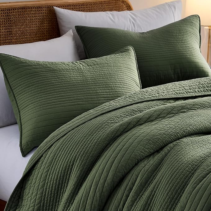 palassio Striped Olive Green 100% Cotton Quilt Queen Size Bedding Sets, Lightweight Crinkly Channel Pick Stitch Textured Bedspread Soft Shabby Chic Farmhouse Country Coverlet for All Season, 2 Shams