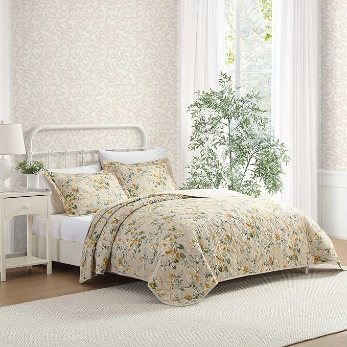 Laura Ashley - King Quilt Set, Reversible Cotton Bedding with Matching Shams, Lightweight Home Decor for All Seasons (Roses Gold, King)
