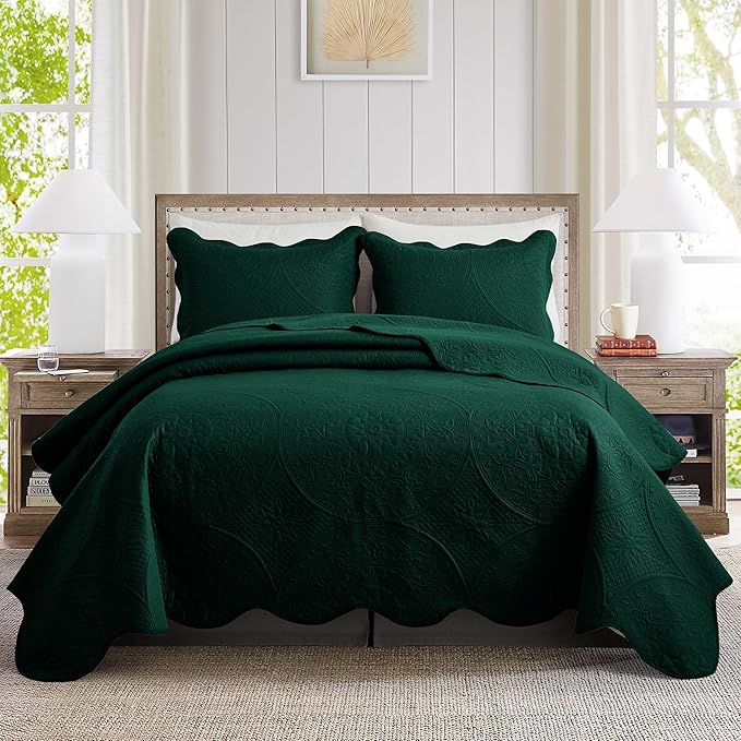 MOONLIGHT20015 King Quilt Bedding Set Size (106" x 96") + 2 Pillow Shams (20" x 36"+ 2") - 3 Pcs All Season Lightweight Reversible Quilt Bedspread Microfiber Floral Embossed Coverlet (Emerald)