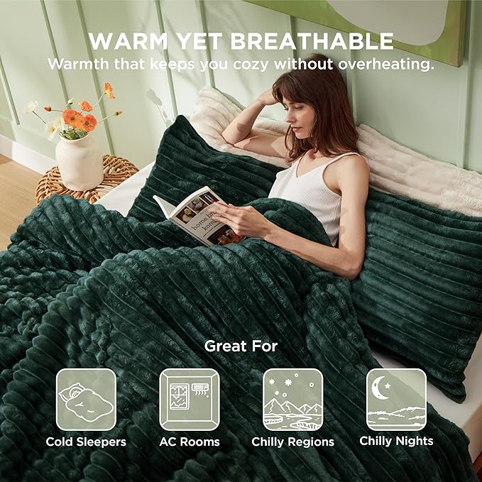 Bedsure Queen Comforter Set - GentleSoft™ 3 Pieces Fluffy Double-Side Fleece Comforter Set, Cozy Striped Room Decor Aesthetic, Luxury Emerald Bedding Queen Size with 2 Pillowcases, 90x90 Inches