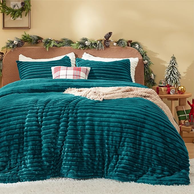 Bedsure Queen Comforter Set - GentleSoft™ 3 Pieces Fluffy Double-Side Fleece Comforter Set, Cozy Striped Room Decor Aesthetic, Luxury Teal Bedding Queen Size with 2 Pillowcases, 90x90 Inches