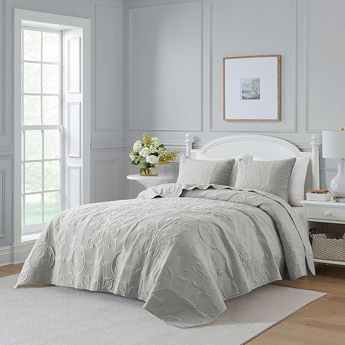 Light Grey Damask Quilt King Size Bedding Sets with 2 Pillow Shams, Boho Bedspread Lightweight Soft Farmhouse Vintage Bohemian Coverlet Retro Jacquard Pattern Bed Cover for All Season, 3 Pieces