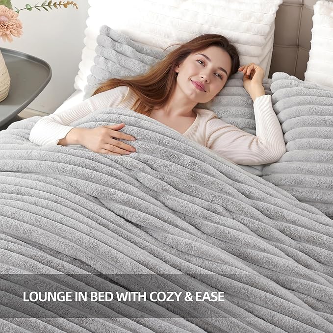 Smoofy Fluffy King Size Comforter Set 3 Pieces - Light Grey Fleece Fluffy Comforter Set, Luxury Fuzzy King Bedding Set, Soft King Bed Set All Season, Heavy Faux Fur Comforter with 2 Pillow Cases