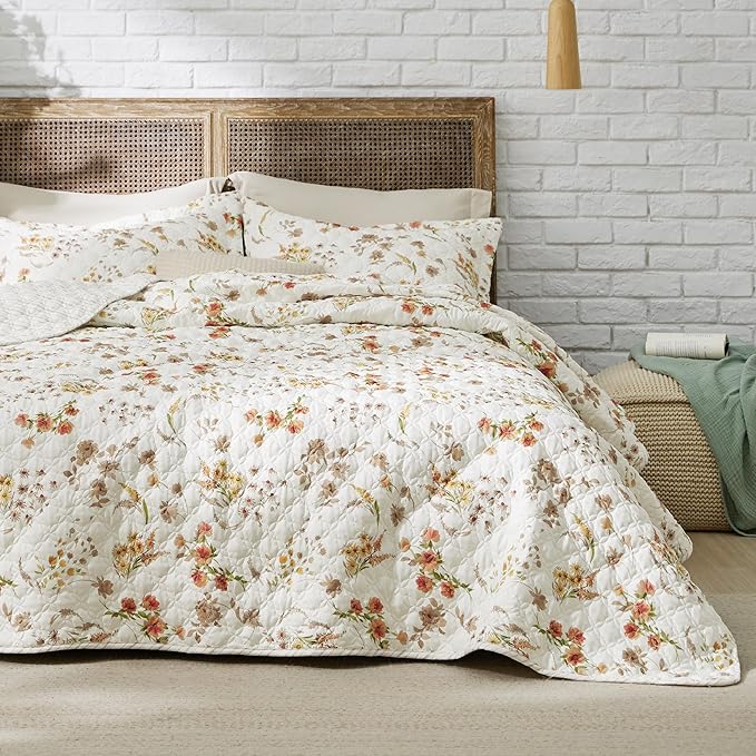 Bedsure Floral Quilt King Size - Reversible Falling Botanical Quilt Bedding, Lightweight Microfiber Bedspread, Soft Coverlet for All Seasons (106"x96")