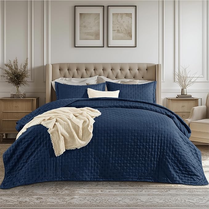 Bedsure King Quilt - Navy Blue Bedspread King Size & Lightweight Comforter, Modern Coverlet with Clover Pattern, Ultra Soft All-Season Bedding, 106 x 96 Inches