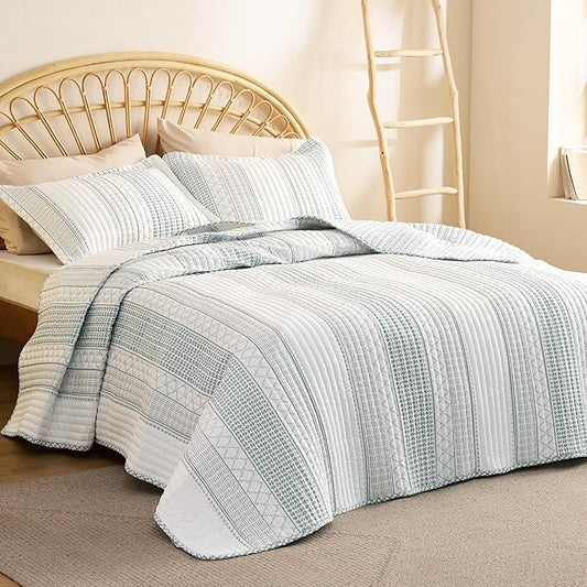 Bedsure Striped Quilt King Size - Blue & Grey Reversible Quilt Bedding, Microfiber Lightweight Bedspread, Striped Pattern Coverlet for All Seasons (106"x96")
