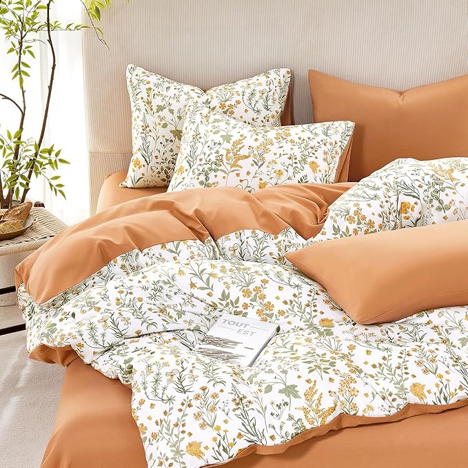Wake In Cloud - Floral Duvet Cover Set, Shabby Chic Cottage Garden Botanical Flower Style with Elegant Wildflower Pattern, Soft Lightweight Bedding, 3 Pieces, Orange White, Twin/Twin XL Size
