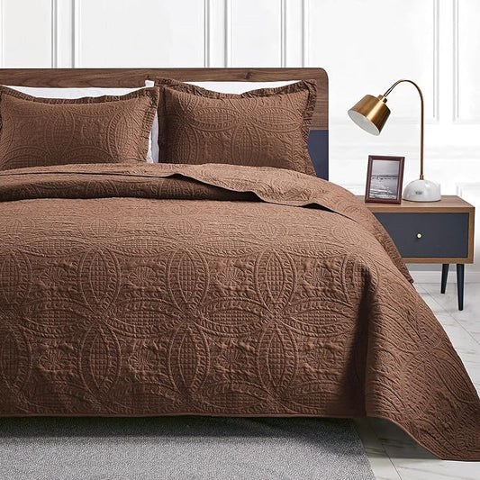 Love's cabin California King Size Quilt Bedding Set Brown Bedspreads - Cal King Lightweight Bedspread Comforter - Coin Pattern Coverlet for All Season - 3 Pieces (1 Quilt, 2 Pillow Shams)