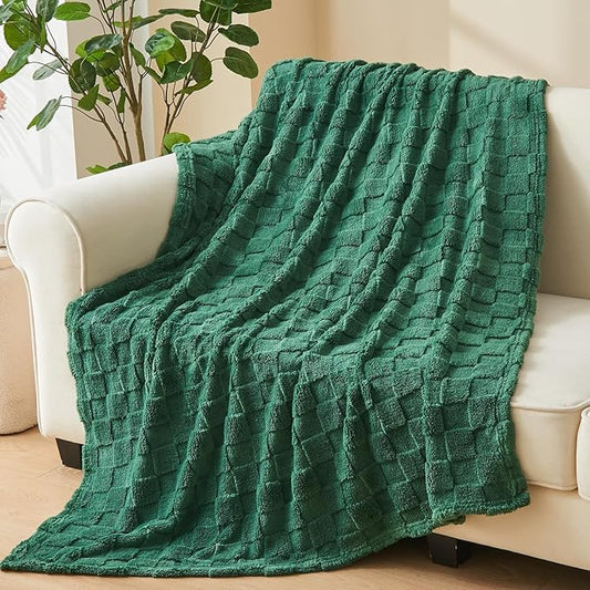 NEWCOSPLAY Super Soft Twin Blanket Dark Green Premium Silky Flannel Fleece 3D Checkered Lightweight Bed Blanket All Season Use (Dark Green Checkered, Twin(60"x80"))