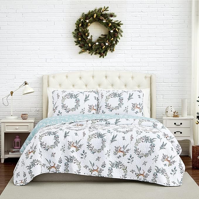 Southshore Fine Living, Inc. Happy Holidays Christmas Bedding Set 2-Piece Oversized Holiday Quilt Set with Quilted Shams, Twin/Twin XL