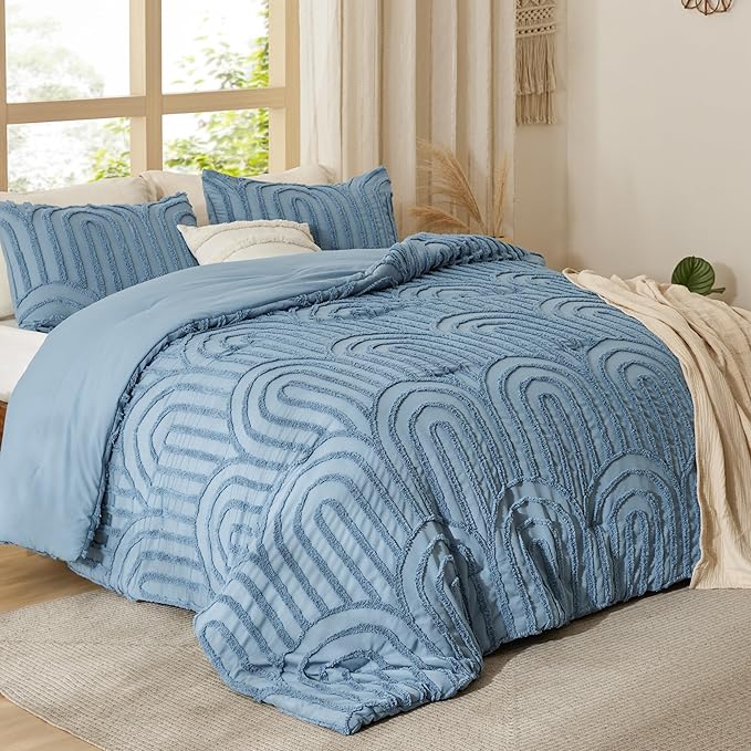 Bedsure Boho Tufted Blue Comforter King Size, GentleSoft™ 3 Pieces Boho Farmhouse Decor Bedding, Arch Shabby Chic Bedding for All Seasons, 1 Bed Comforter, 2 Pillow Shams, 104x90 Inches