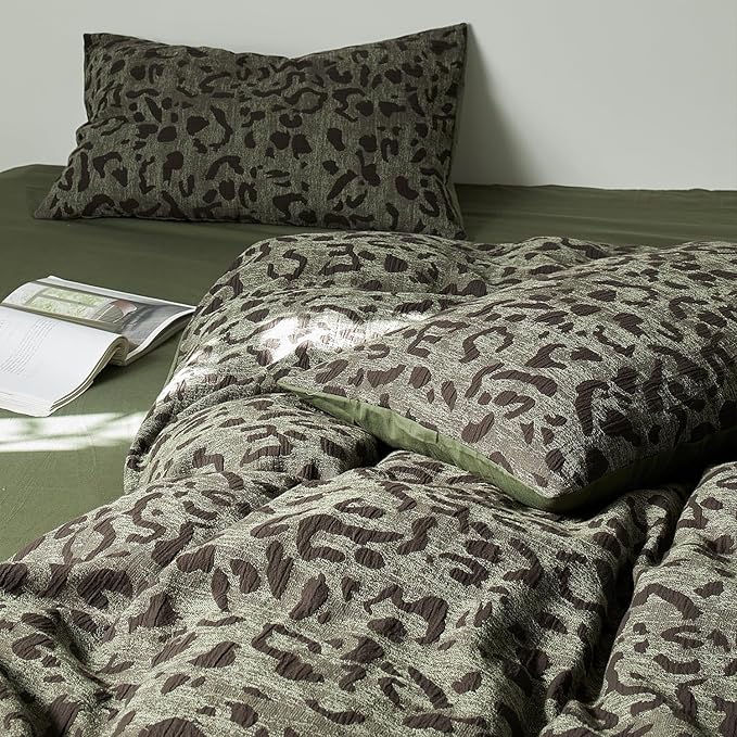 mixinni Leopard Duvet Cover Full Size, Premium Yarn-Dyed Jacquard Cotton Duvet Cover with Green Leopard Print, Farmhouse Bedding Set with 2 Pillowcases Perfect for Him and Her-(Full Size, Green)