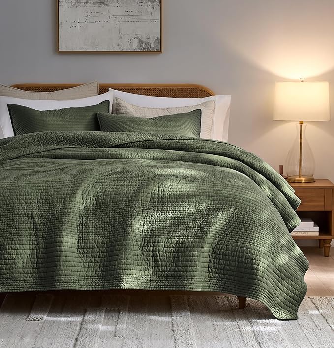 palassio Striped Olive Green 100% Cotton Quilt Queen Size Bedding Sets, Lightweight Crinkly Channel Pick Stitch Textured Bedspread Soft Shabby Chic Farmhouse Country Coverlet for All Season, 2 Shams