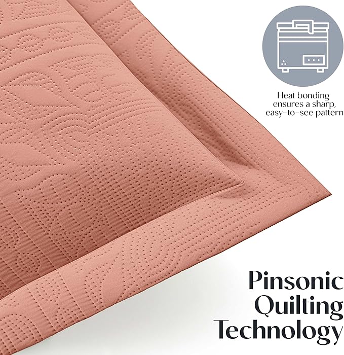 Hearth & Harbor Twin Quilt Set – All-Season Lightweight Bedspread & Coverlet with Pinsonic Weave - 5 Piece Twin Quilt Set with Pillow Shams, Bali Blush - Twin Grid