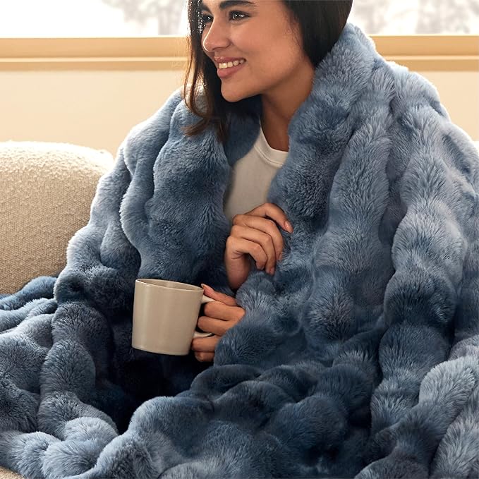 Bedsure GentleSoft Fluffy Fuzzy Twin Blanket, Soft Cozy Fleece Faux Fur Blanket, Pink Decorations Minky Velvet Couch Cover, Thick Warm Plush Women Men Birthday Gifts, 870GSM, Tie-dye Blue