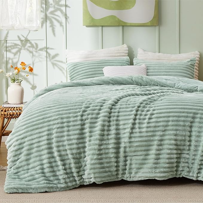 Bedsure Queen Comforter Set - GentleSoft™ 3 Pieces Fluffy Double-Side Fleece Comforter Set, Cozy Striped Room Decor Aesthetic, Luxury Sage Green Bedding Queen Size with 2 Pillowcases, 90x90 Inches