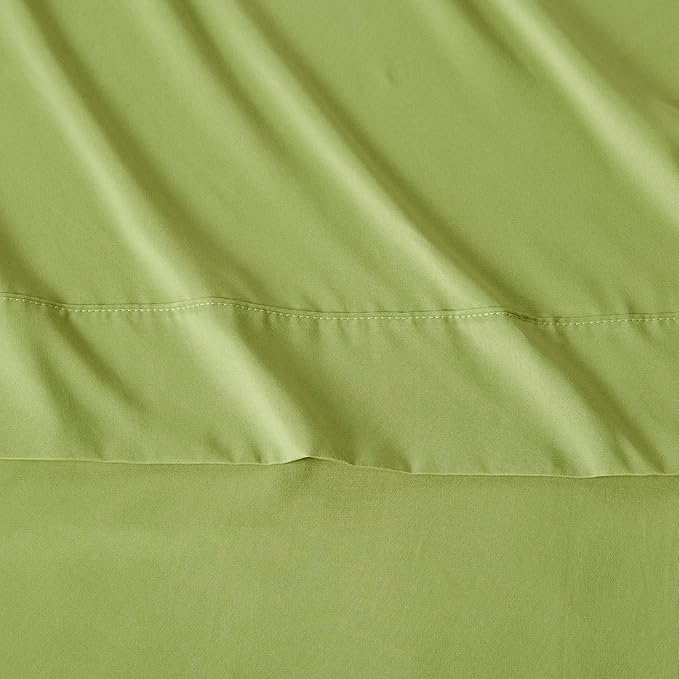 Amazon Basics Lightweight Super Soft Breathable Microfiber 4-Piece Bed Sheet Set, Queen, Oliver Light, Solid