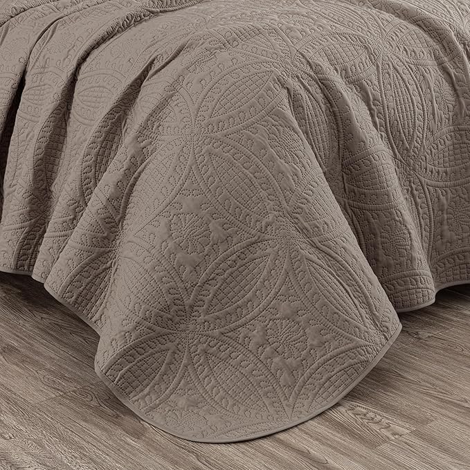 Chezmoi Collection Austin 3-Piece Oversized Bedspread Coverlet Set (Queen, Taupe)