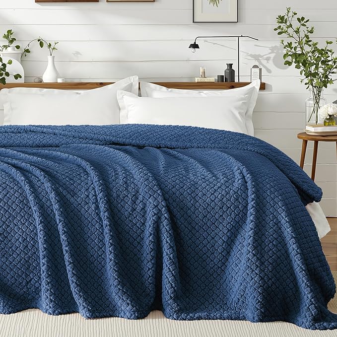 Exclusivo Mezcla Twin Size Fleece Blanket for Bed, Extra Soft Warm Decorative Fuzzy Blanket for Women, Lightweight Cozy Bedding Blankets, 60x80 Inches, Navy Blue