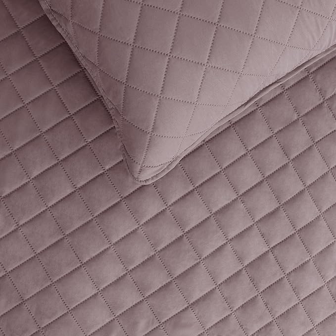 Easy-Going Twin Size Reversible Quilt Set with 1 Quilt and 1 Pillow Sham, Soft Bed Quilt Cover, Water Resistant Lightweight Microfiber Bedspread, Stain Resistant, Pink/Beige