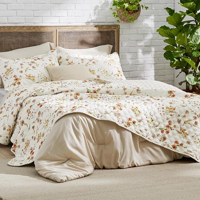 Bedsure Floral Quilt Queen Size - Reversible Falling Botanical Quilt Bedding, Lightweight Microfiber Bedspread, Soft Coverlet for All Seasons (90"x96")