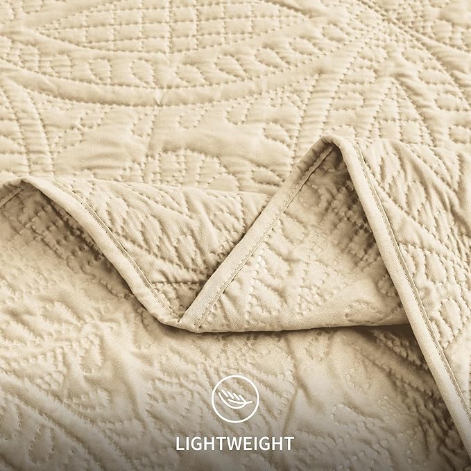 Love's cabin King Size Quilt Set Camel Bedspreads - Soft Bed Fall Lightweight Bedspread Comforter - Modern Style Coin Pattern Coverlet for All Season - 3 Pieces (1 Quilt, 2 Pillow Shams)