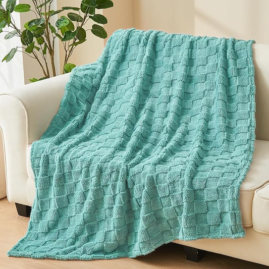NEWCOSPLAY Super Soft Throw Blanket Mint Green Premium Silky Flannel Fleece 3D Checkered Lightweight Bed Blanket All Season Use (Mint Green Checkered, Throw(50"x70"))