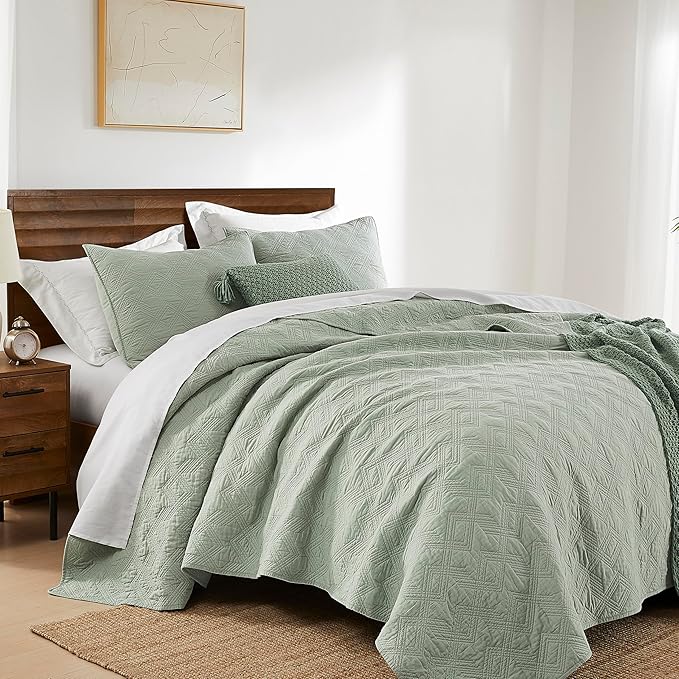 WDCOZY 100% Cotton Queen Size Quilt Set - Sage Green Pre-Washed Soft Lightweight Modern Bedspread, Farmhouse Country Rustic Coverlet, Textured Like Linen, Shabby Chic Gauze Bedding, 3 Pieces