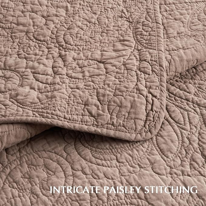 EVERGRACE 100% Cotton Paisley Quilt Set, Queen Size 3 Piece Set – Prewashed Lightweight Bedspread with 2 Shams, Soft Matelasse Coverlet for All-Season, Dusty Brick (Red Undertones)
