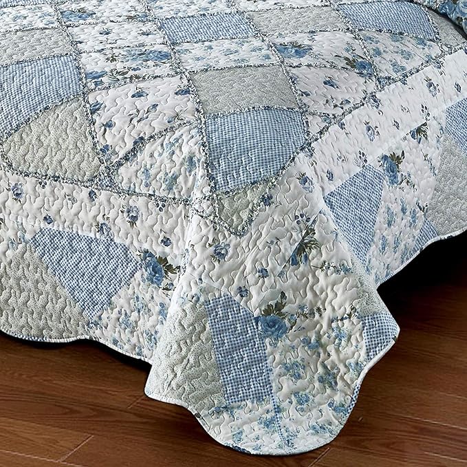 VIVILINEN Blue Floral Patchwork Quilt Set, Full Queen Size, 3 Piece Bedding Set with 2 Pillowcases | Blue Patchwork Quilt, Queen Size Bedspread, Reversible Quilt Set, Floral Quilt Set, Patchwork Quilt Set, Queen Comforter Set