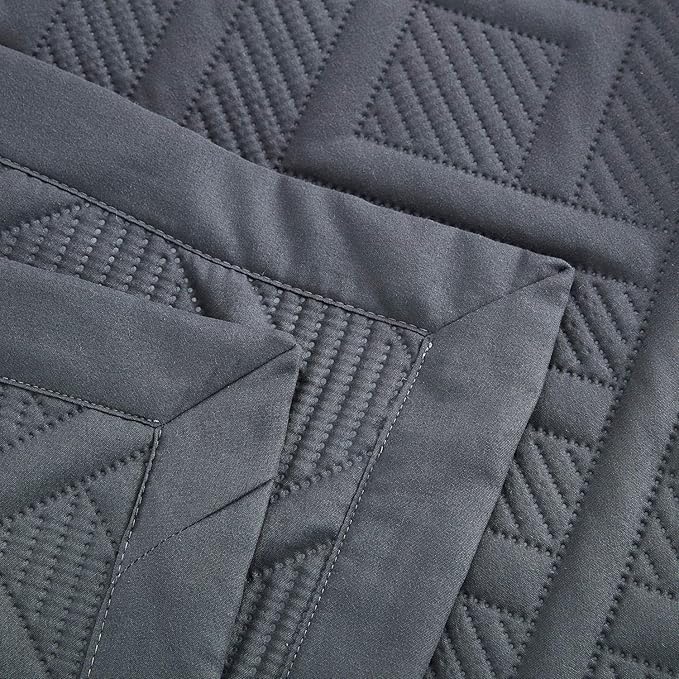 CHIXIN Quilt King Size - Geometric Pattern Bedspread Coverlet Set - Modern & Contemporary Style Bedding Cover, Ultrasonic Quilting, Reversible, Lightweight, 4 Piece, Dark Grey