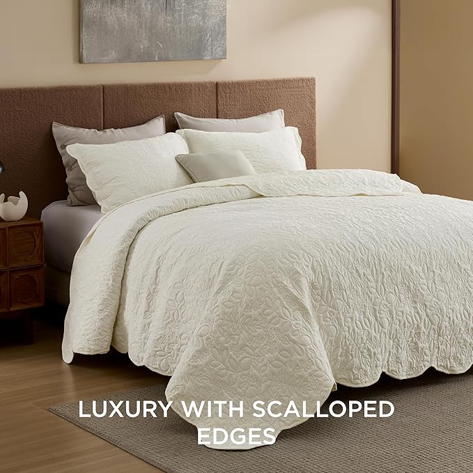 Bedsure Quilts Queen Size - Ultra Soft Pre-Washed Cloud-Like Bedding, All-Season Lightweight Comforter for Country Bedroom, Leaf Design Coverlet in Cream Yellow, 90 x 96 Inches