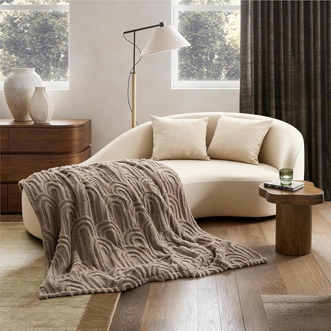 Bedsure GentleSoft Brown Throw Blanket for Couch - Super Soft & Cozy Summer Fall Blankets for Women, Fluffy Fleece Throw for Girls, Gifts for Women, Ideal for Room, Home & Bedroom Decor, 50x60 Inches