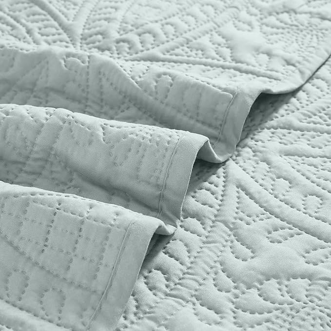 Mellanni Twin Bedspread Coverlet Set - Bedding Cover with Sham - Ultrasonic Quilting Technology - 2 Piece Oversized Quilt Set - Bedspreads & Coverlets (Twin, Spa Mint)