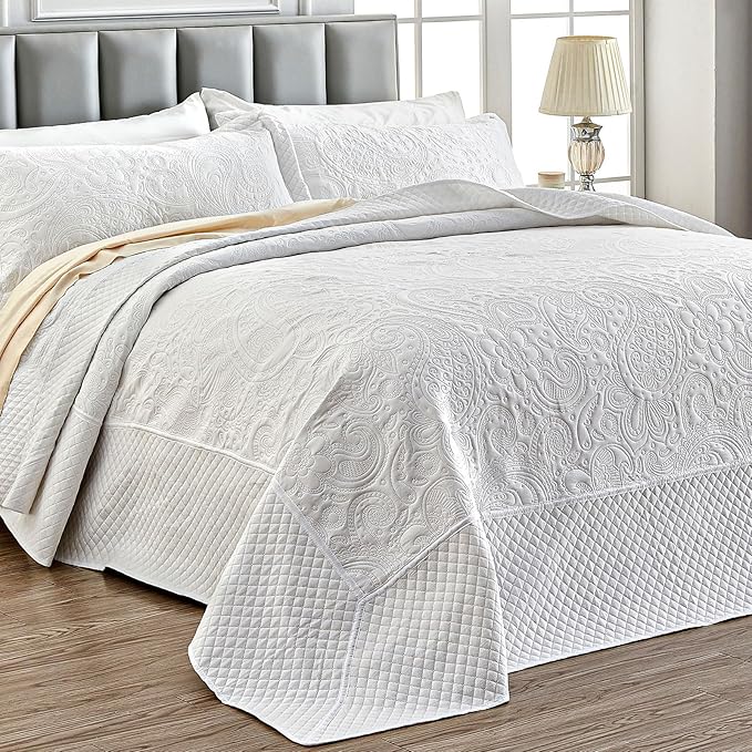 Qucover Alaska King Bedspread 132x 120, Solid White Oversized King Bedspread, 3 Piece Soft Microfiber Lightweight Oversized King Quilt Bedding Set, with Pillow Shams, Comforter with Paisley Pattern