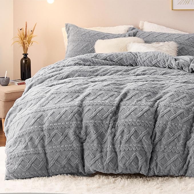 Bedsure Fluffy Flannel Duvet Cover Set - Faux Fur Comforter Cover King Size, Gray Warm Plush Bedding for Winter, 3-Piece Set with Zipper Closure (104"x90") and 2 Pillow Shams