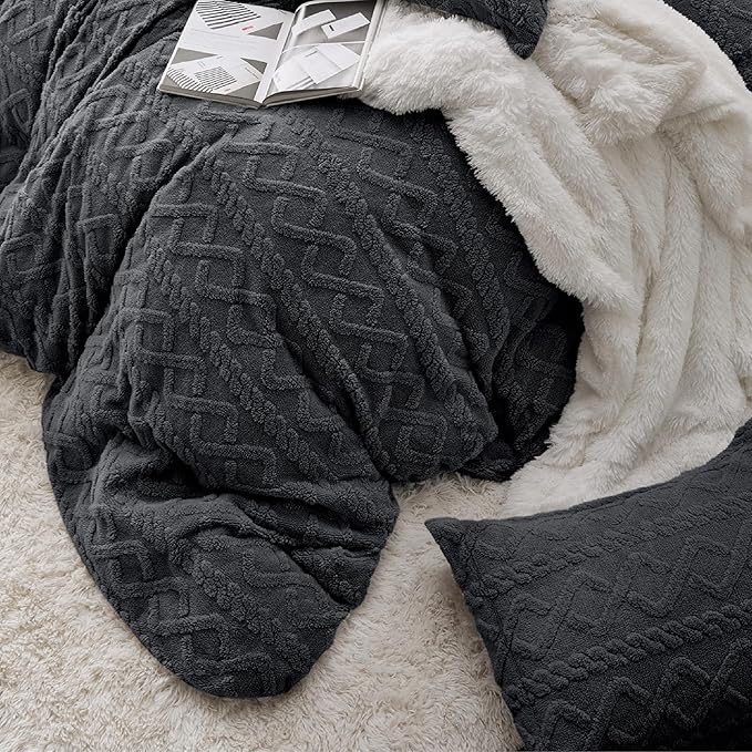 Bedsure Fluffy Flannel Duvet Cover Set - Faux Fur Comforter Cover Queen Size, Dark Grey Warm Plush Bedding for Winter, 3-Piece Set with Zipper Closure (90"x90") and 2 Pillow Shams