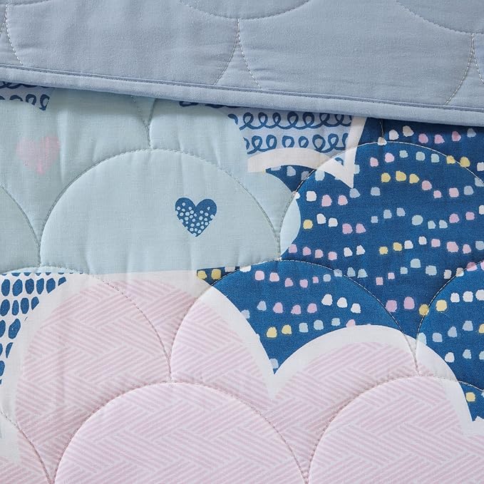 Intelligent Design Kids Reversible Cotton Quilt Set - Vibrant Fun, Playful Print, All Season Children Bedding Coverlet Bedspread, Decorative Pillow, Bedroom Décor, Twin, Cloud Blue 4 Piece