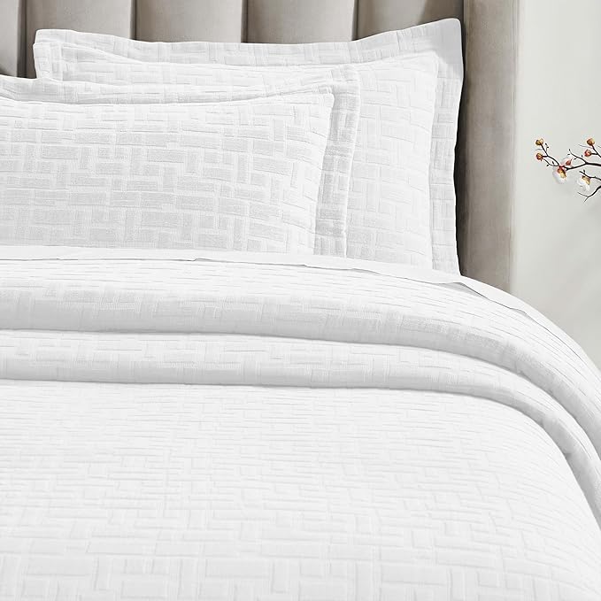 Superior 3 Piece Cotton Bedspread and Sham Set, Home Bed Decor, Decorative Bed Spread, 2 Pillow Shams, Medium Weight, Matelasse Coverlet, Bedding Essentials, Madrid Collection, California King, White