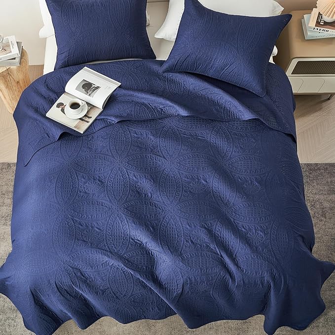 akkialla King Quilt Bedding Set,Navy Blue Ultrasonic King/Cal King Quilt Set,Lightweight Soft Bedspread Coverlet,Modern Style Coin Pattern Bed Cover for All Seasons,3 Piece(1 Quilt,2 Pillow Shams)